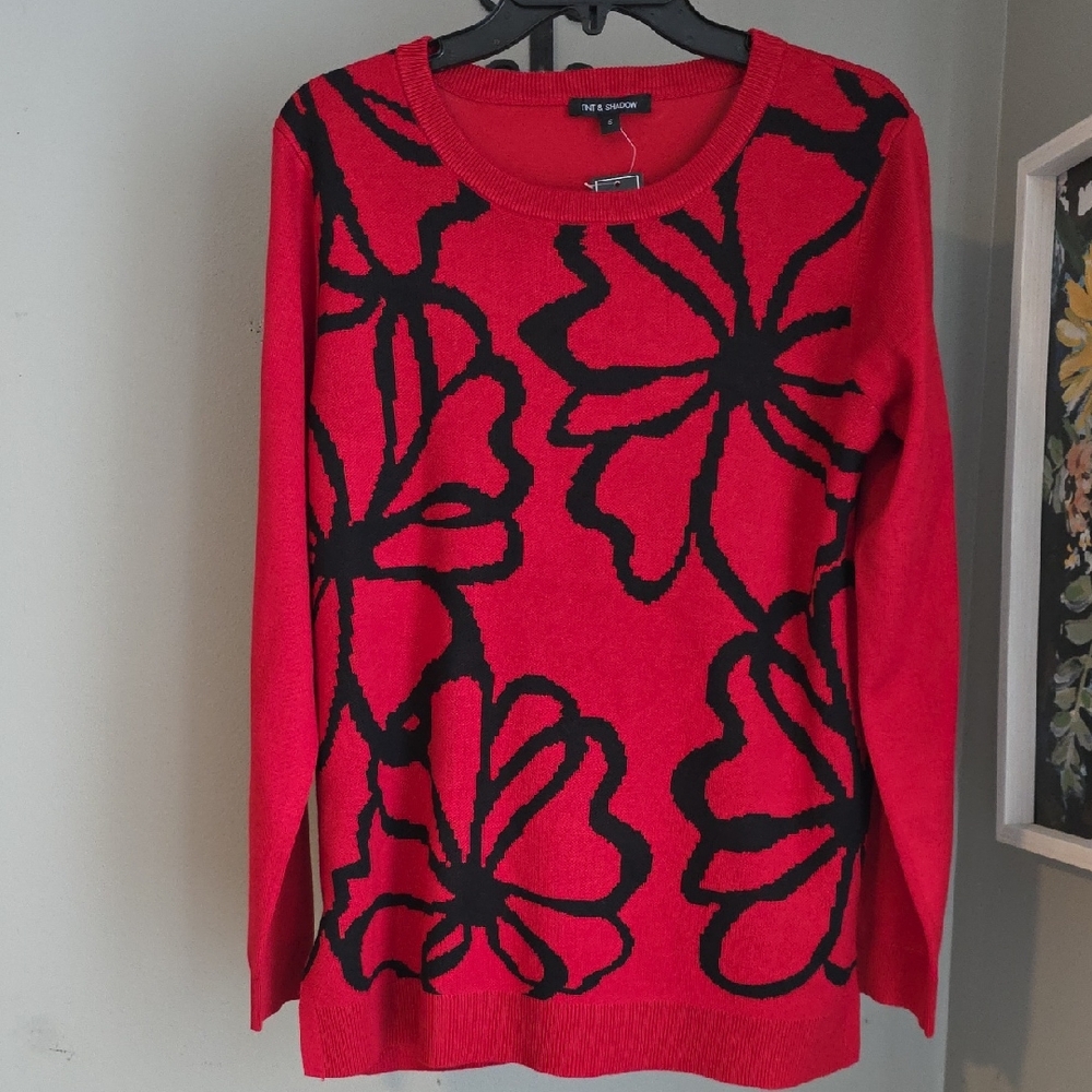 Red Floral Sweater by Tint & Shadow Size Small NWT
